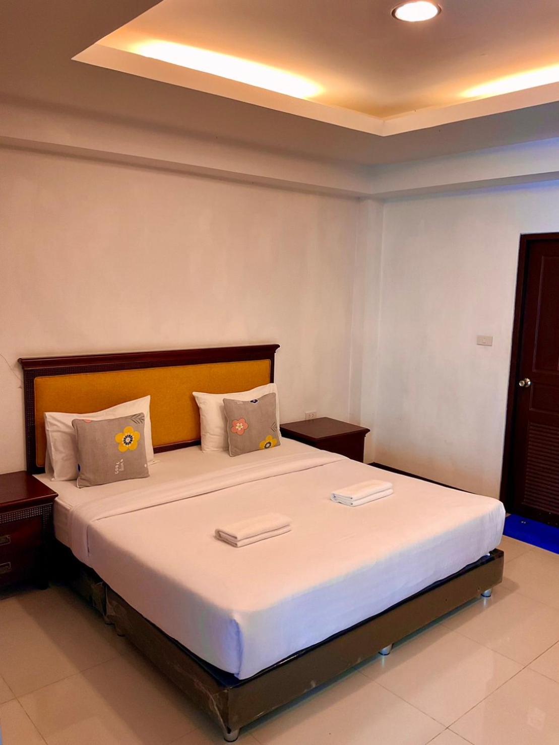 Sota Residence Pattaya Esterno foto
